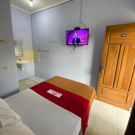 Hotel Aqilakost N Cafe Gadog Puncak Bogor Exterior foto